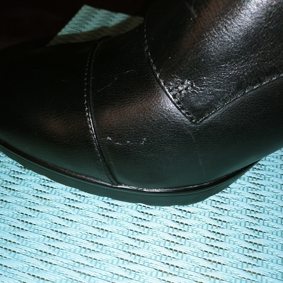 NWOT Bella Vita Leather Platform Heels - Picture 7 of 7
